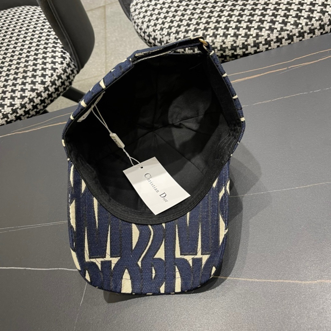  Dior 迪奥 2025新款原单棒球帽， 精致純也格调很有感觉，专柜断货热门，质量超赞