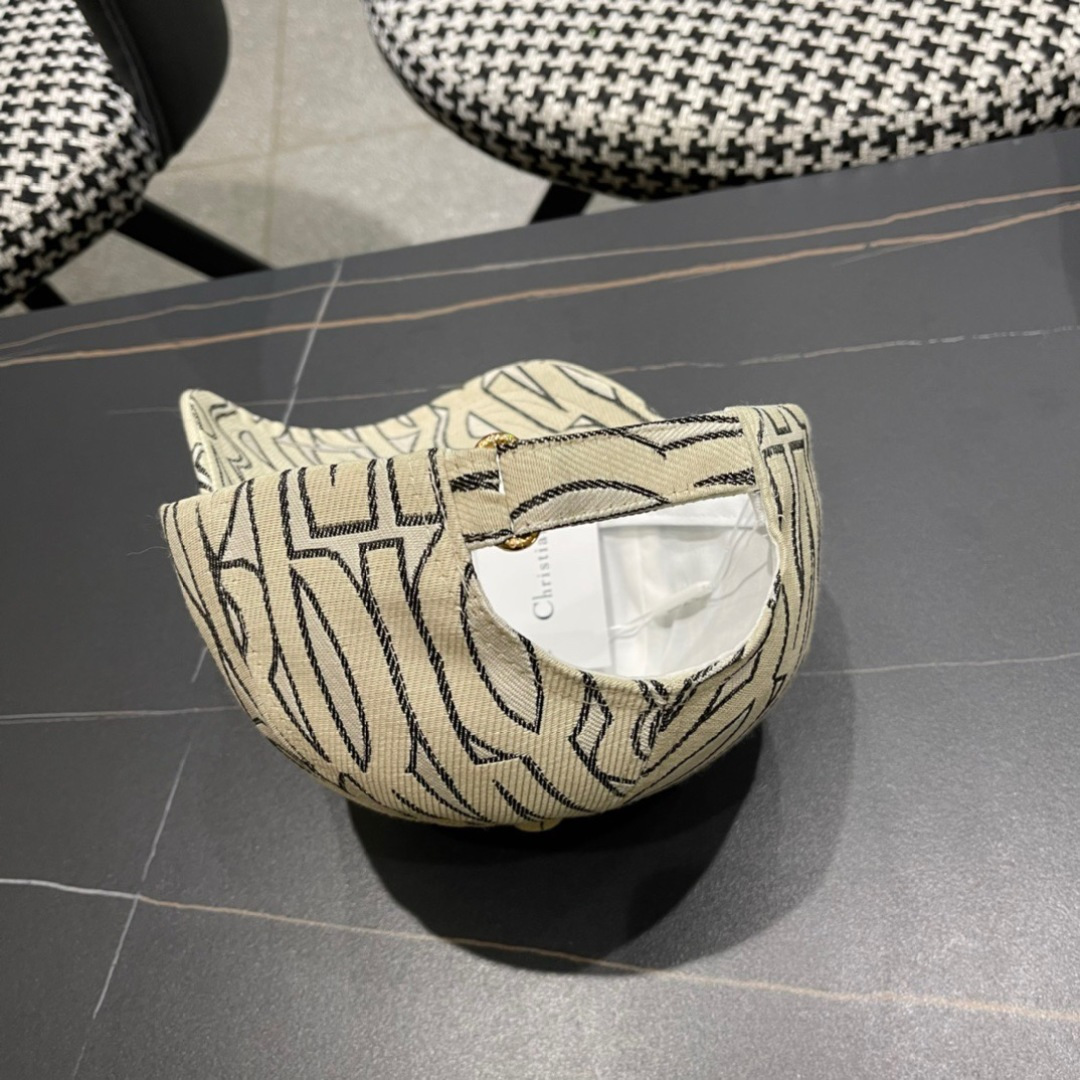  Dior 迪奥 2025新款原单棒球帽， 精致純也格调很有感觉，专柜断货热门，质量超赞