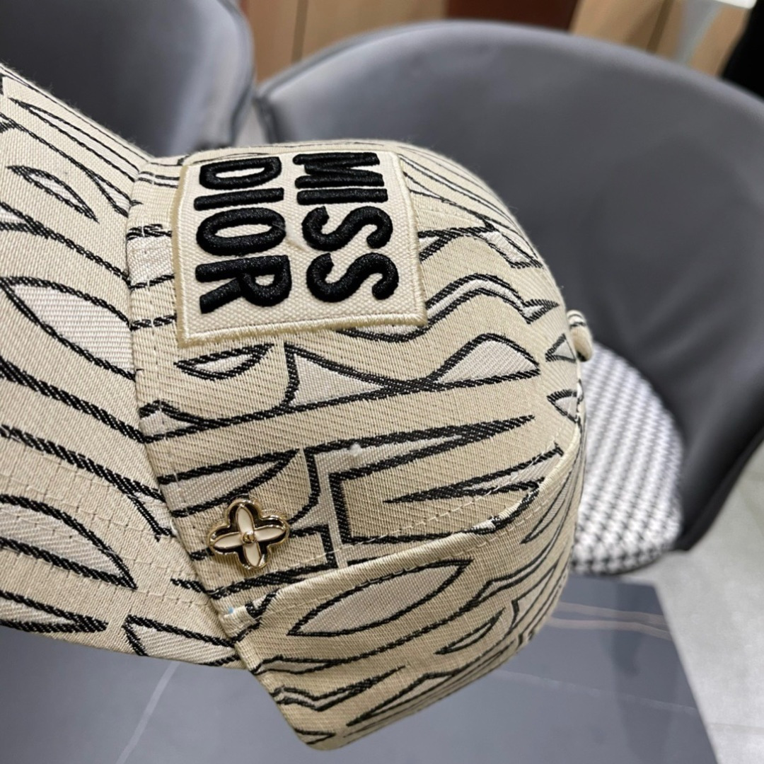  Dior 迪奥 2025新款原单棒球帽， 精致純也格调很有感觉，专柜断货热门，质量超赞