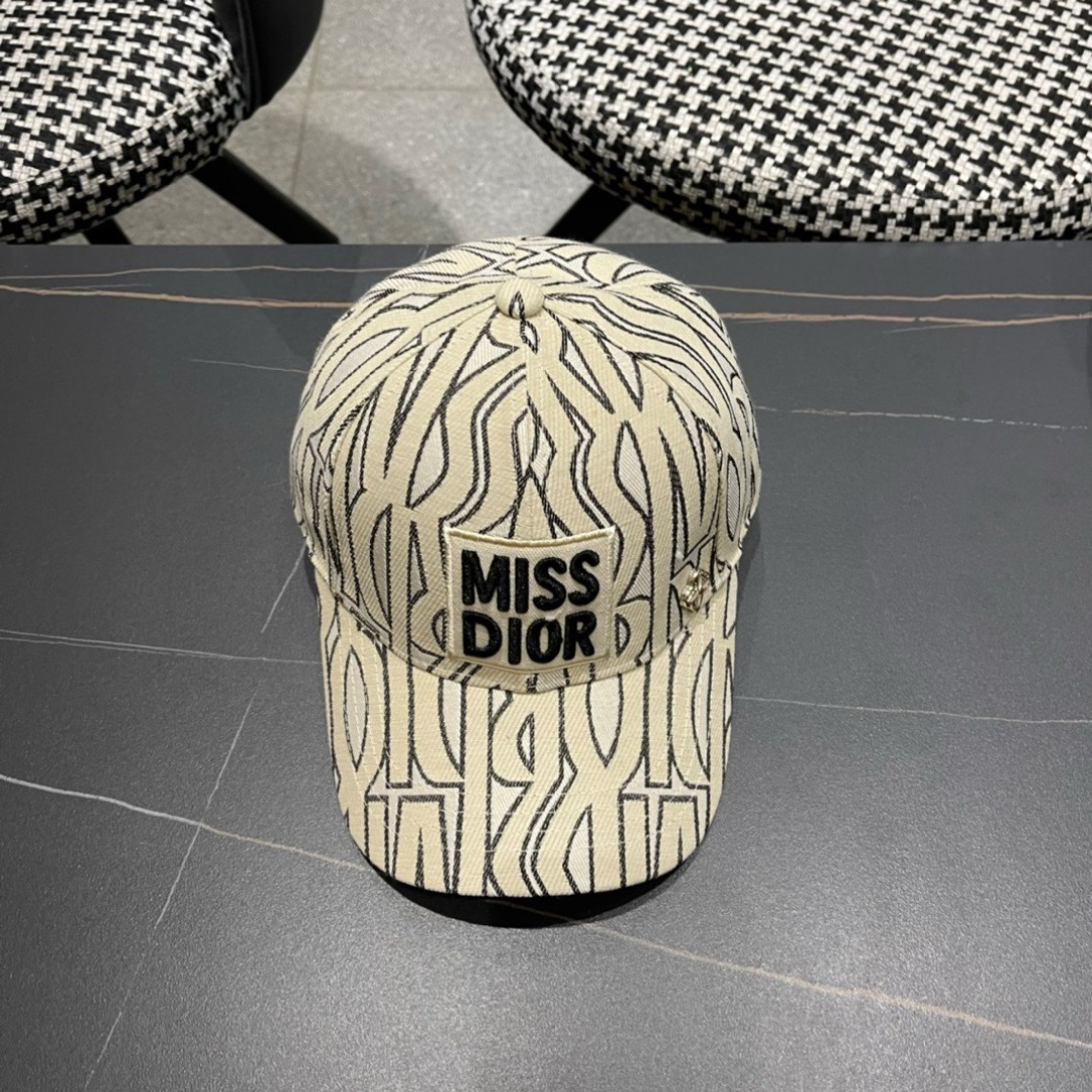  Dior 迪奥 2025新款原单棒球帽， 精致純也格调很有感觉，专柜断货热门，质量超赞