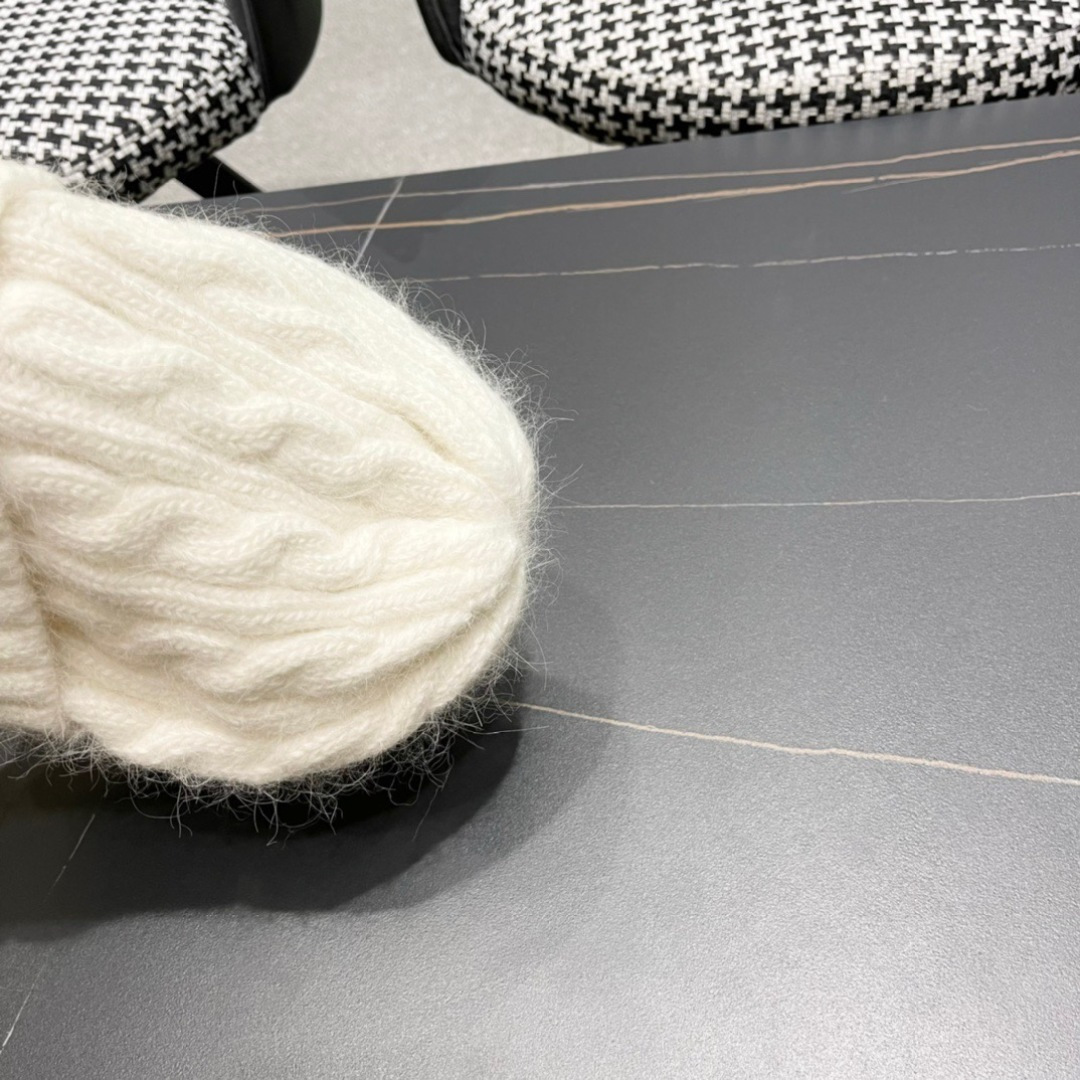 【MONCLER蒙口】2025秋冬新款兔毛韩版毛线帽，出街超好搭配！
