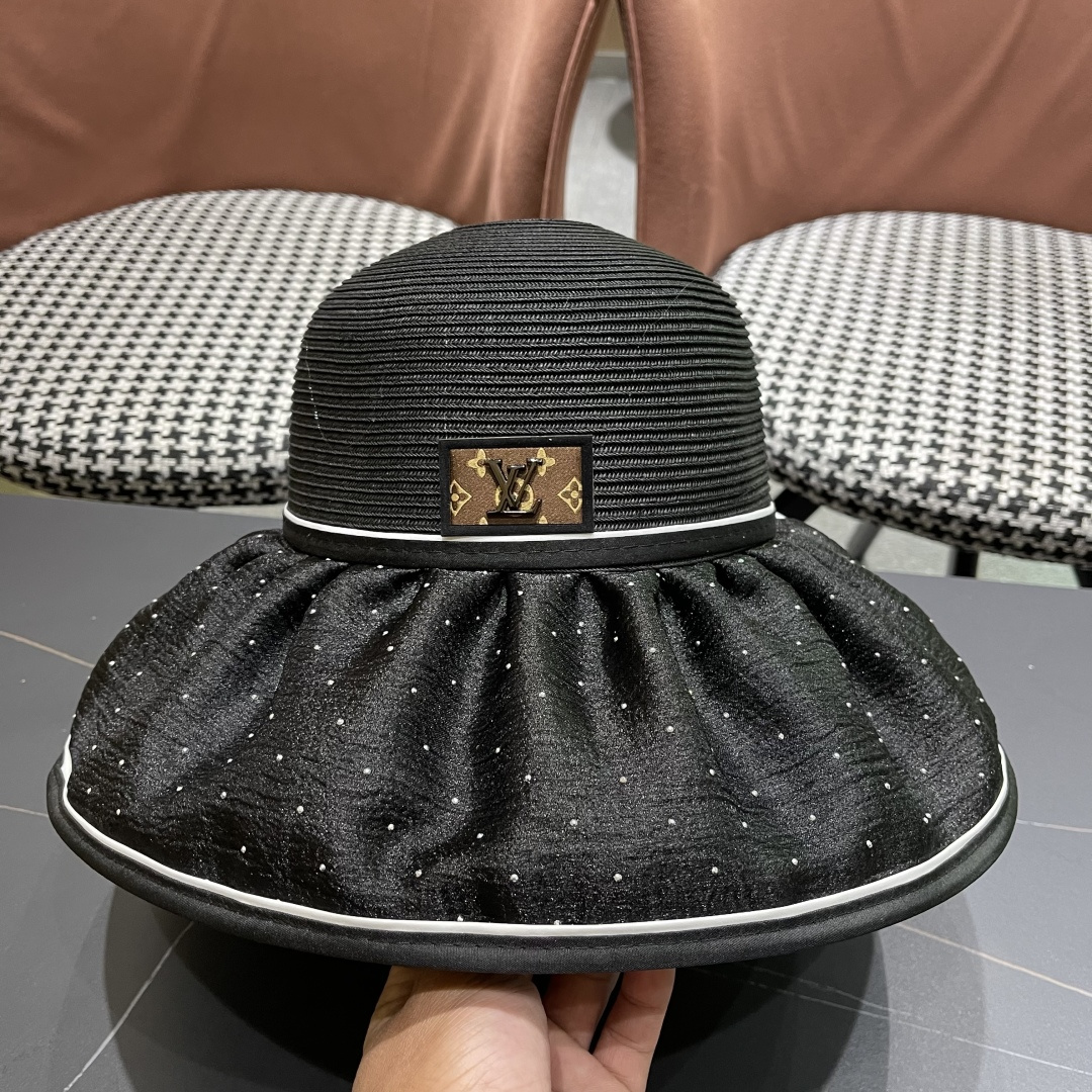  路易威登Lv 夏季大帽檐太阳帽女新款户外旅游遮阳
百搭遮脸海边沙滩防晒帽