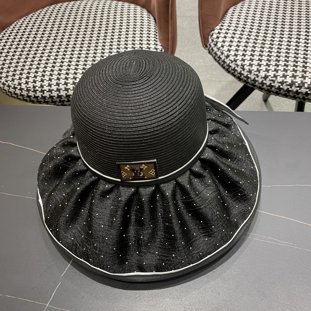  路易威登Lv 夏季大帽檐太阳帽女新款户外旅游遮阳
百搭遮脸海边沙滩防晒帽