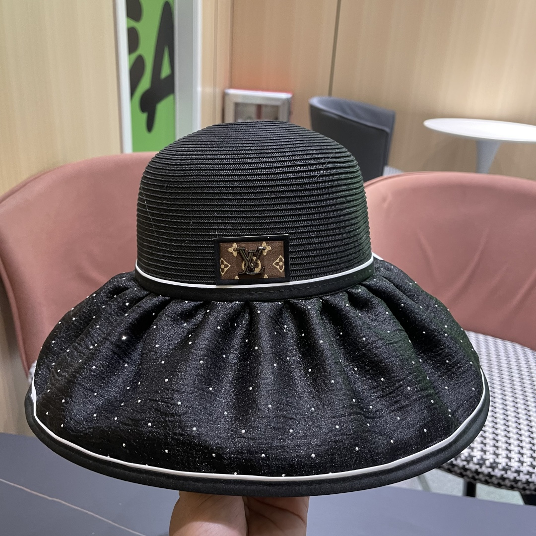  路易威登Lv 夏季大帽檐太阳帽女新款户外旅游遮阳
百搭遮脸海边沙滩防晒帽