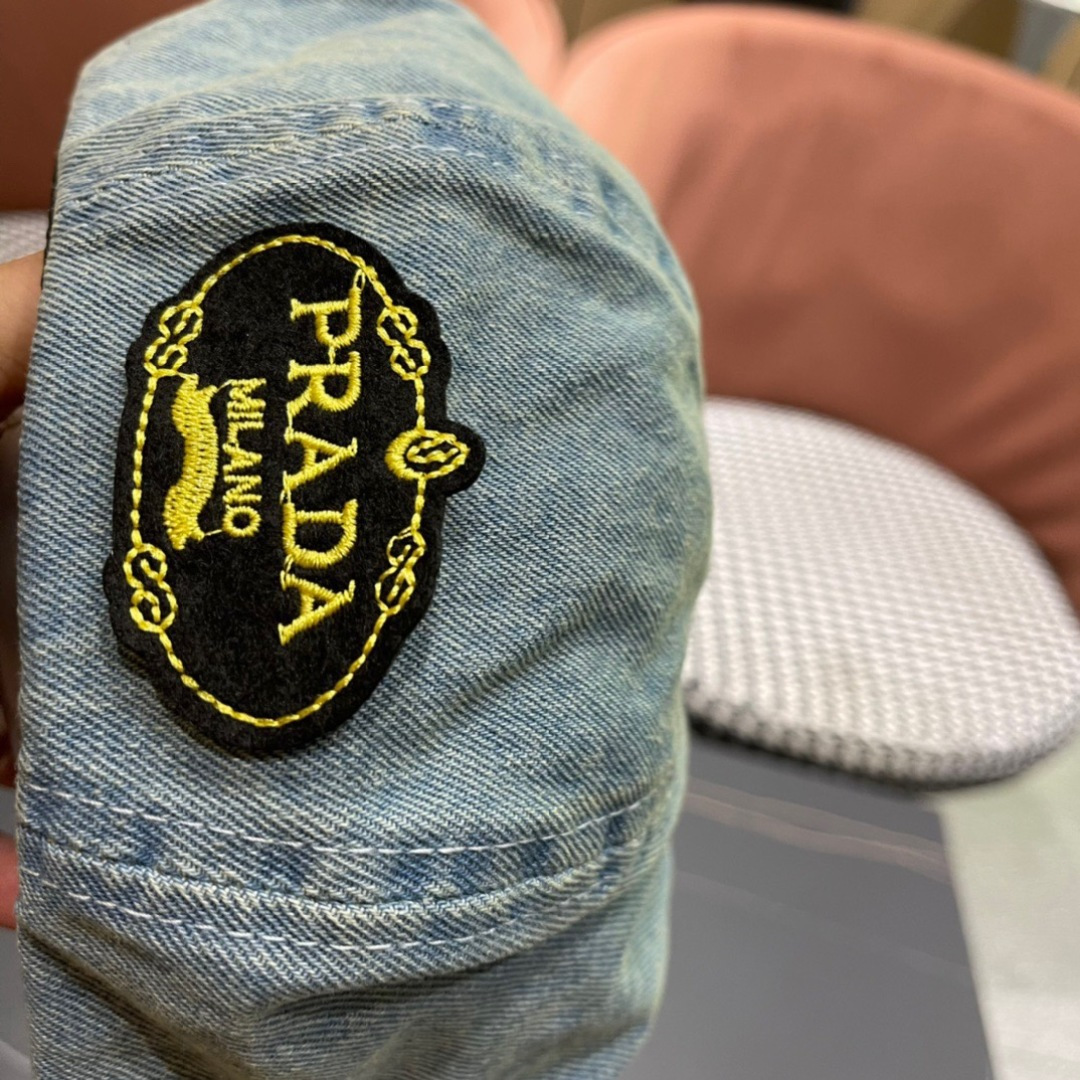 。PRADA普拉达 2025新款秋冬牛仔贝雷帽女英伦复古韩版简约纯色显脸小蓓蕾帽子