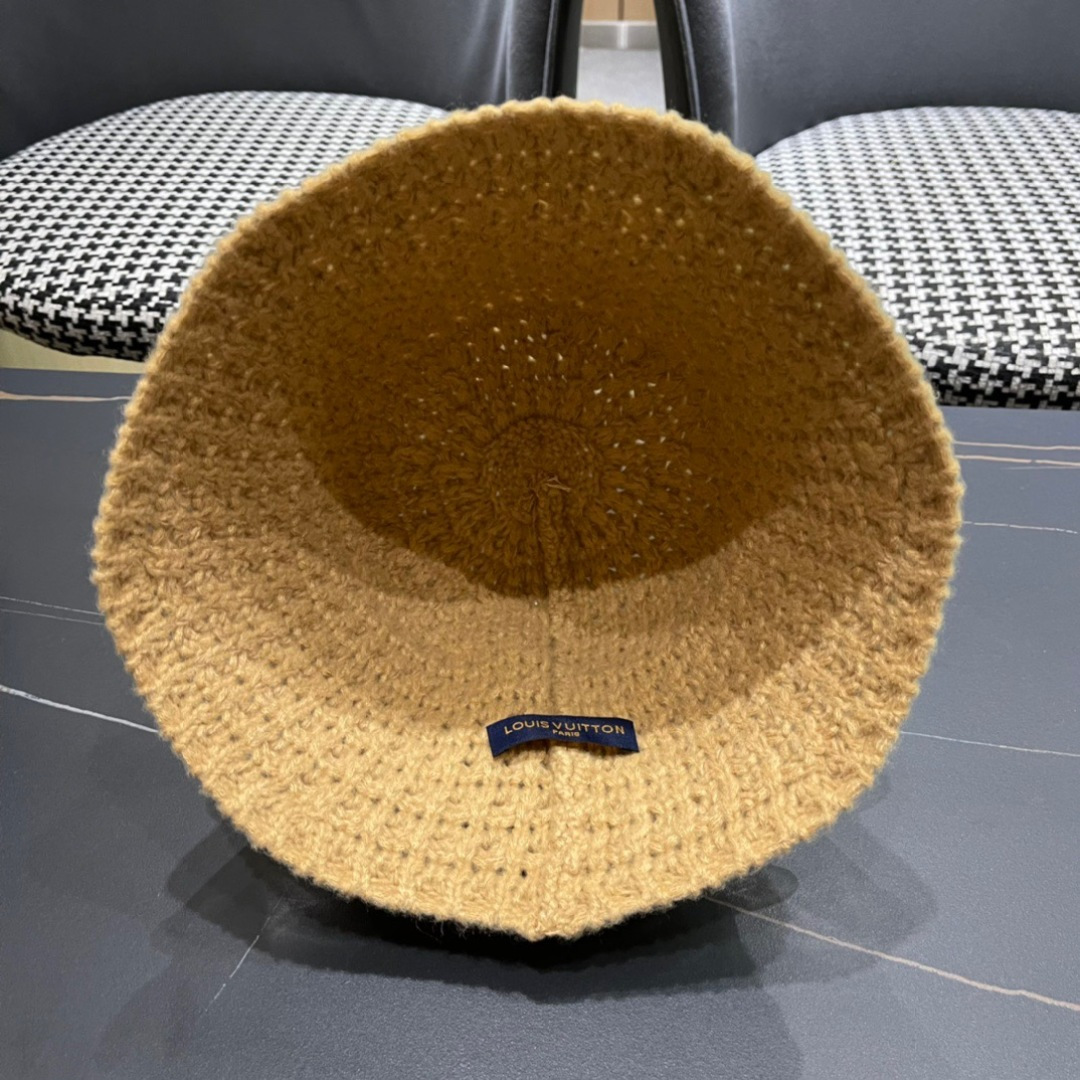  LV 路易威登 2025秋冬新款针织毛线帽，手抓渔夫帽，简约百搭款，黑 卡米三色