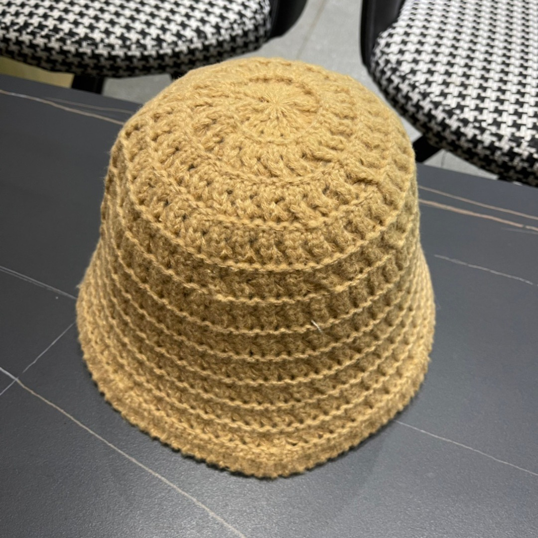  LV 路易威登 2025秋冬新款针织毛线帽，手抓渔夫帽，简约百搭款，黑 卡米三色