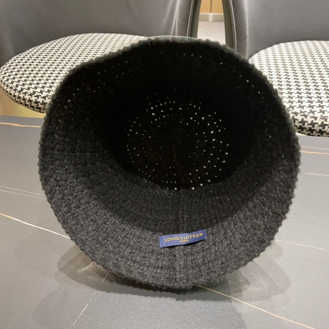  LV 路易威登 2025秋冬新款针织毛线帽，手抓渔夫帽，简约百搭款，黑 卡米三色