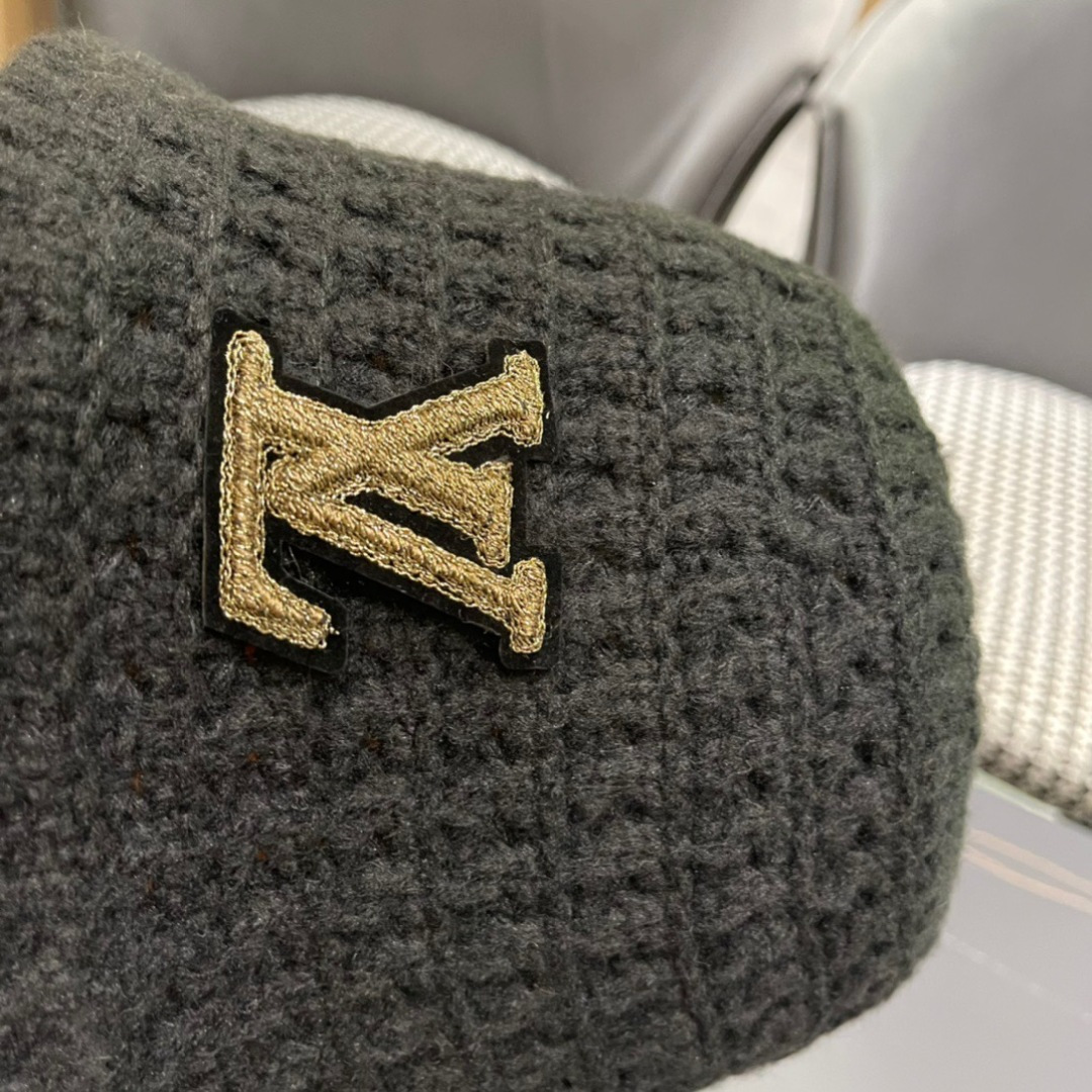  LV 路易威登 2025秋冬新款针织毛线帽，手抓渔夫帽，简约百搭款，黑 卡米三色