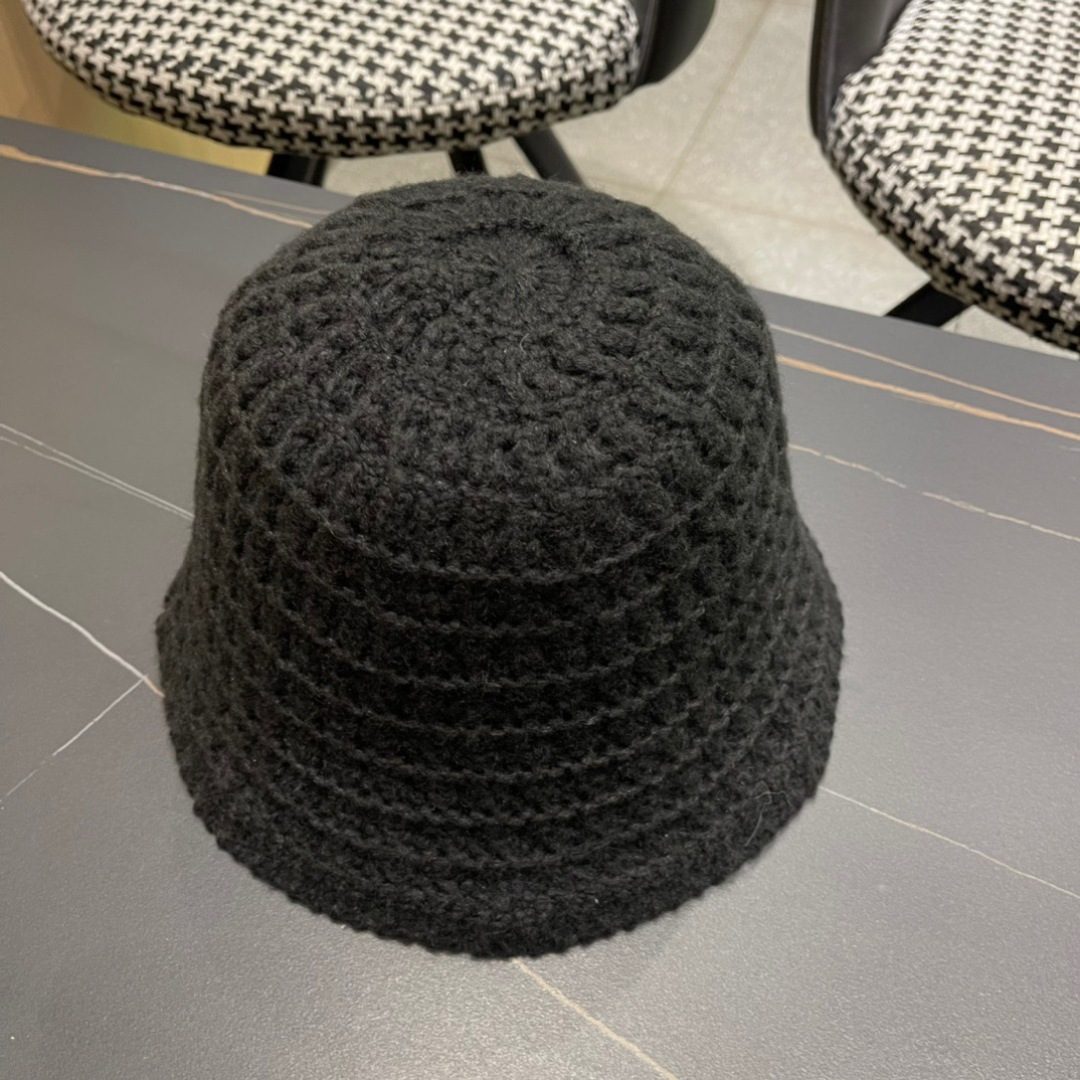  LV 路易威登 2025秋冬新款针织毛线帽，手抓渔夫帽，简约百搭款，黑 卡米三色