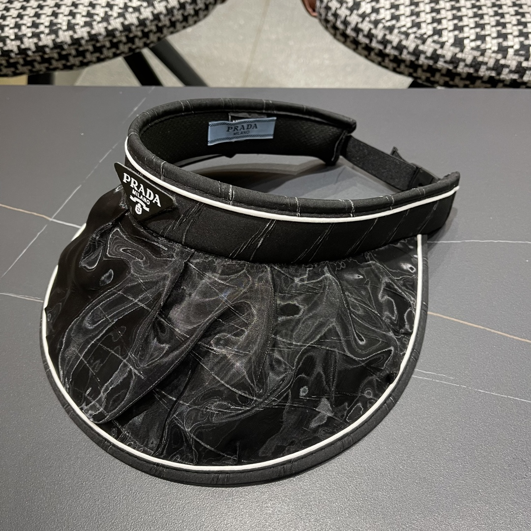  PRADA普拉达 2025春夏新款遮阳草帽帽，彩色波浪空顶遮阳帽，防嗮遮阳帽，可折叠，头围57cm，