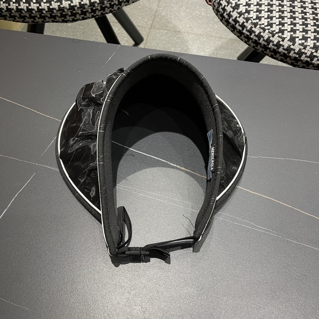  PRADA普拉达 2025春夏新款遮阳草帽帽，彩色波浪空顶遮阳帽，防嗮遮阳帽，可折叠，头围57cm，