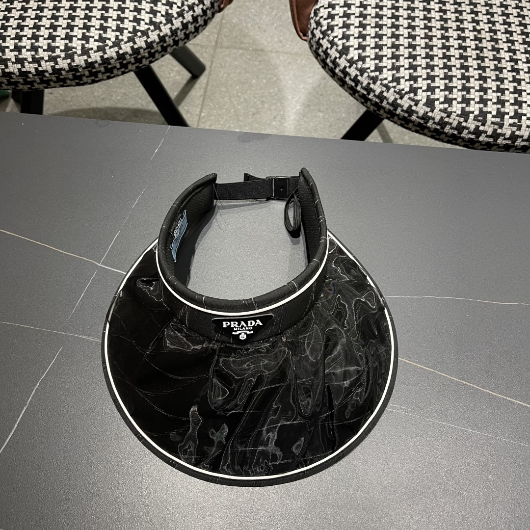  PRADA普拉达 2025春夏新款遮阳草帽帽，彩色波浪空顶遮阳帽，防嗮遮阳帽，可折叠，头围57cm，