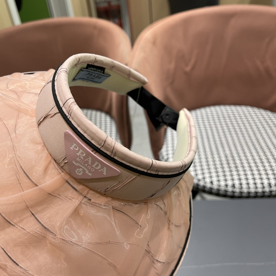  PRADA普拉达 2025春夏新款遮阳草帽帽，彩色波浪空顶遮阳帽，防嗮遮阳帽，可折叠，头围57cm，