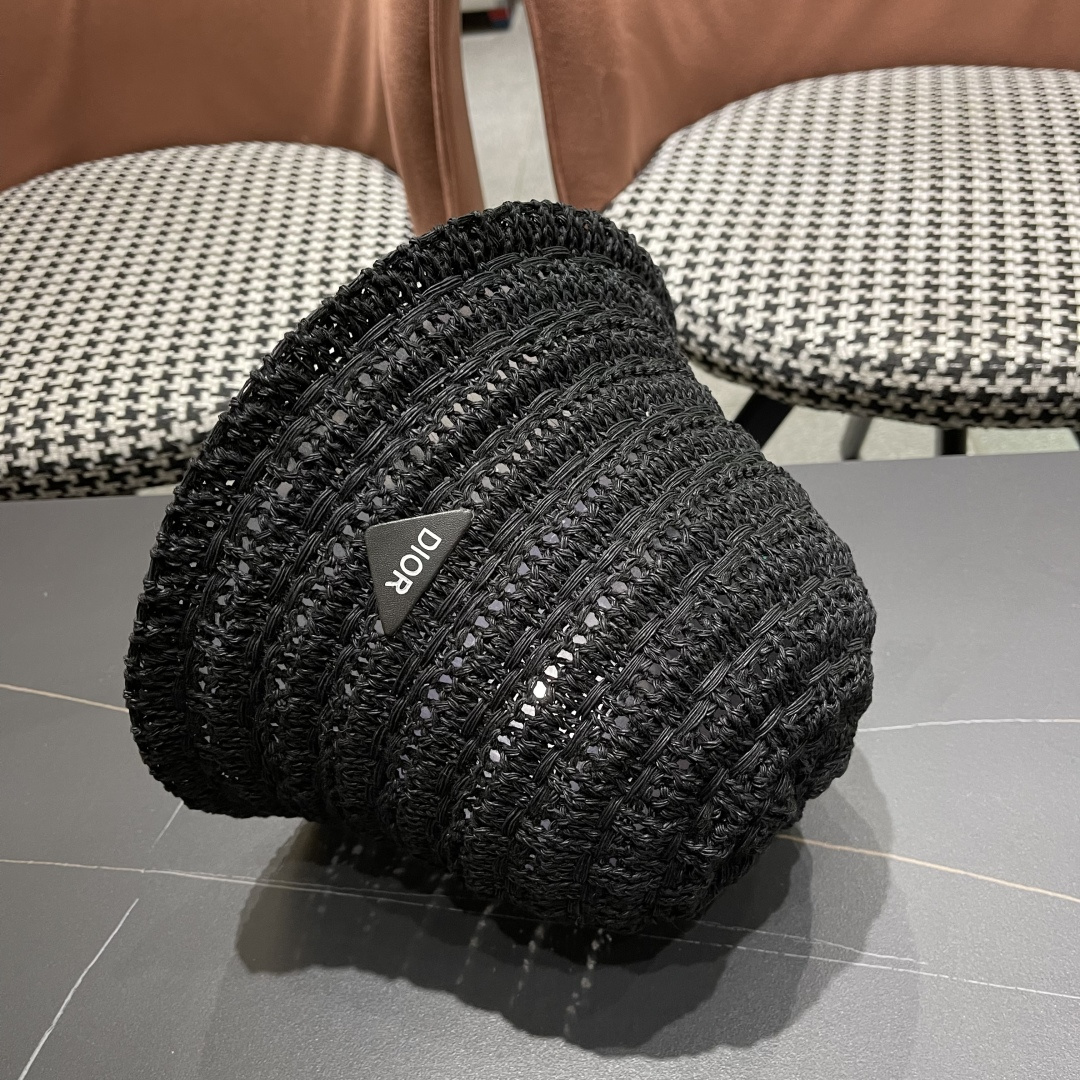  🧢Dior迪奥韩版开叉蝴蝶结镂空透气渔夫帽女夏季防
晒遮户外出游阳显脸小盆帽