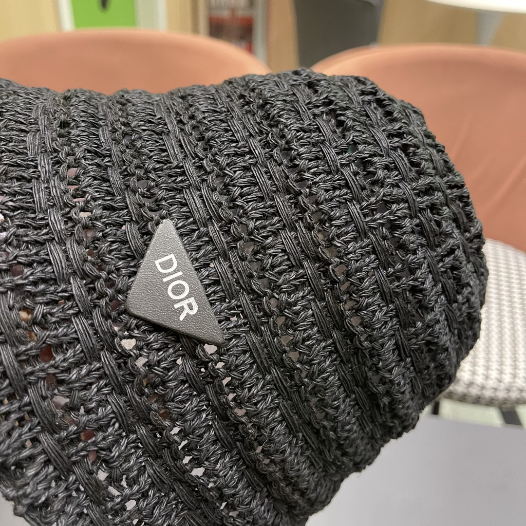  🧢Dior迪奥韩版开叉蝴蝶结镂空透气渔夫帽女夏季防
晒遮户外出游阳显脸小盆帽