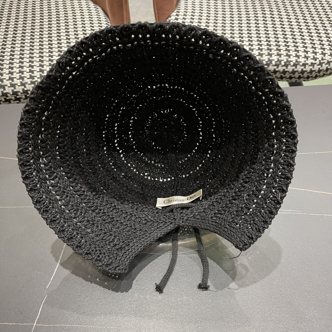  🧢Dior迪奥韩版开叉蝴蝶结镂空透气渔夫帽女夏季防
晒遮户外出游阳显脸小盆帽