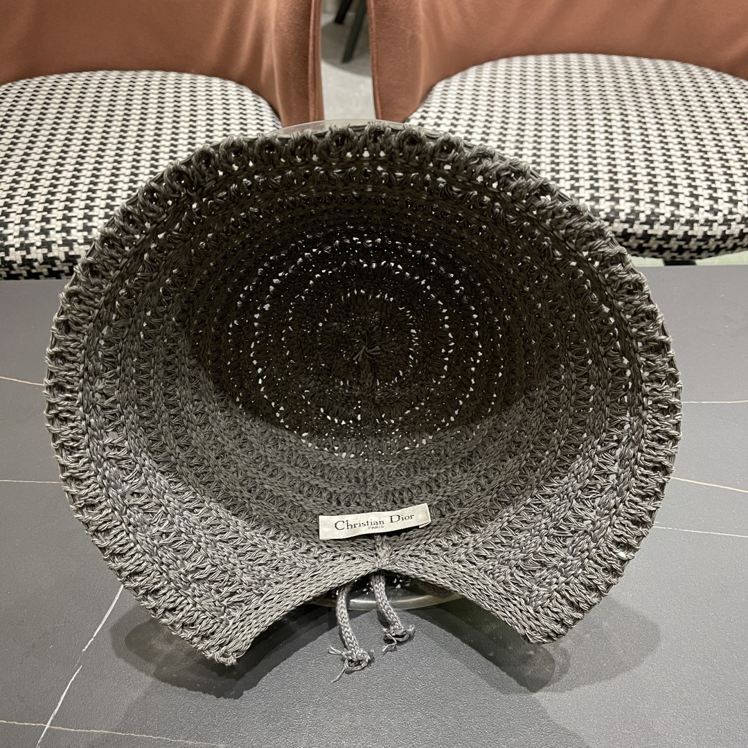  🧢Dior迪奥韩版开叉蝴蝶结镂空透气渔夫帽女夏季防
晒遮户外出游阳显脸小盆帽