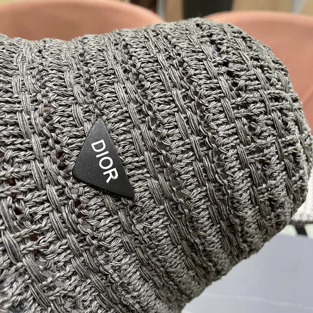  🧢Dior迪奥韩版开叉蝴蝶结镂空透气渔夫帽女夏季防
晒遮户外出游阳显脸小盆帽