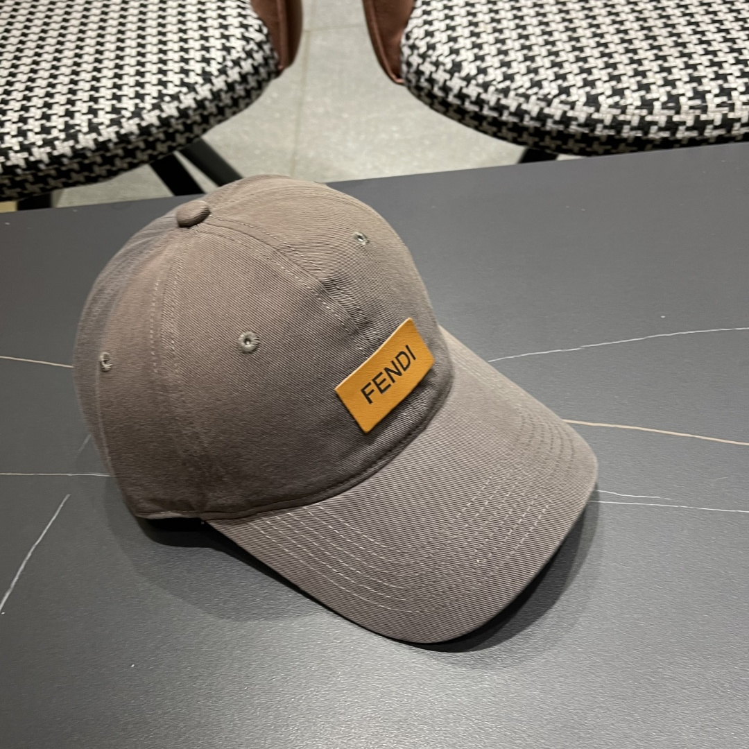  FENDI芬迪，2025新品棒球帽 代购版本！时尚潮流，高端做工！细节看实拍哦