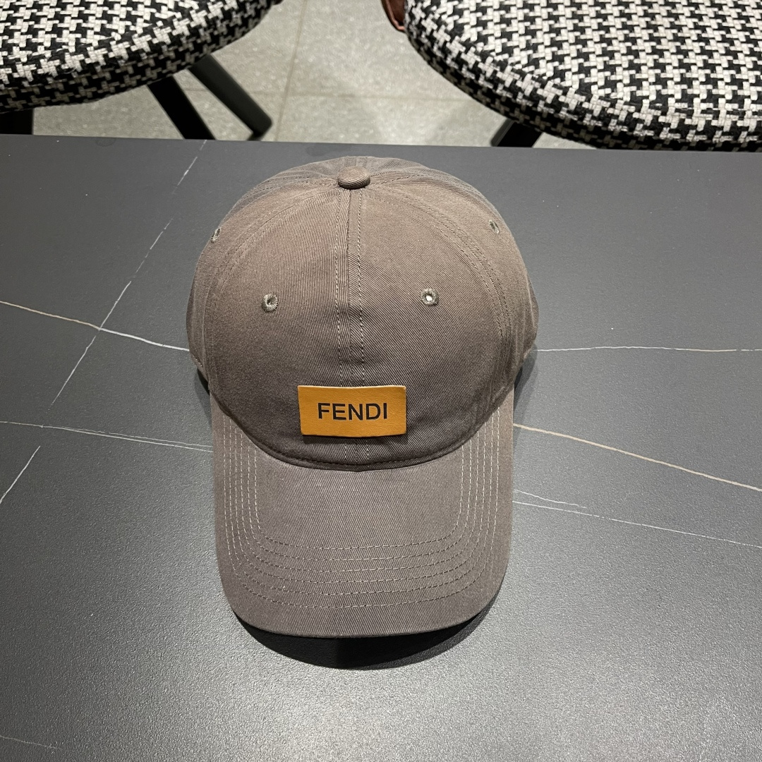  FENDI芬迪，2025新品棒球帽 代购版本！时尚潮流，高端做工！细节看实拍哦