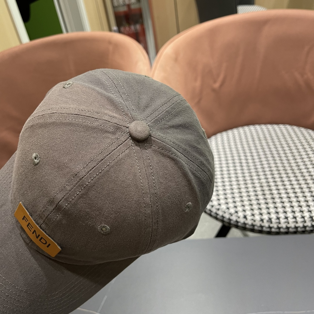  FENDI芬迪，2025新品棒球帽 代购版本！时尚潮流，高端做工！细节看实拍哦