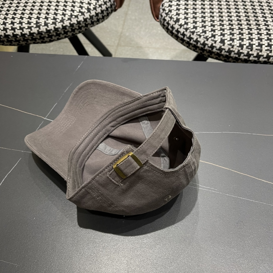  FENDI芬迪，2025新品棒球帽 代购版本！时尚潮流，高端做工！细节看实拍哦