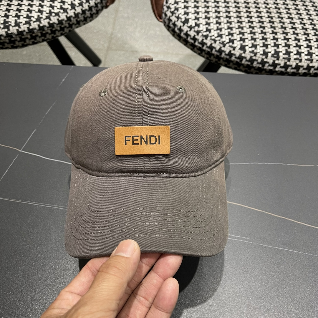  FENDI芬迪，2025新品棒球帽 代购版本！时尚潮流，高端做工！细节看实拍哦