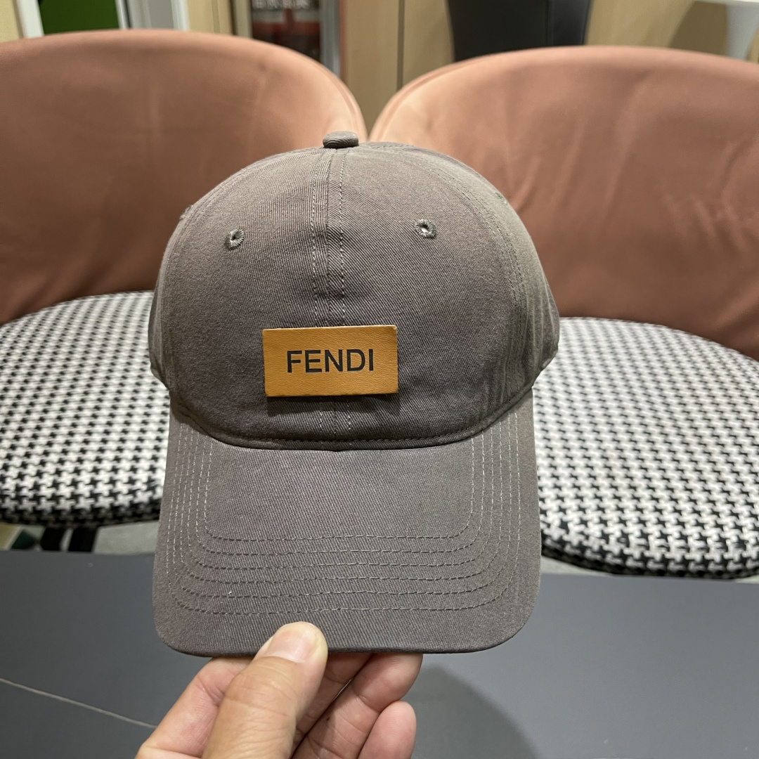  FENDI芬迪，2025新品棒球帽 代购版本！时尚潮流，高端做工！细节看实拍哦