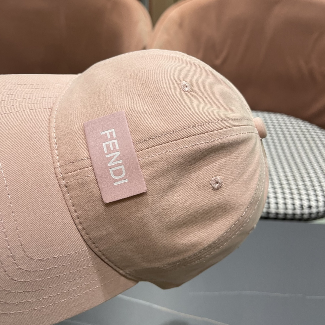  FENDI芬迪，2025新品棒球帽 代购版本！时尚潮流，高端做工！细节看实拍哦