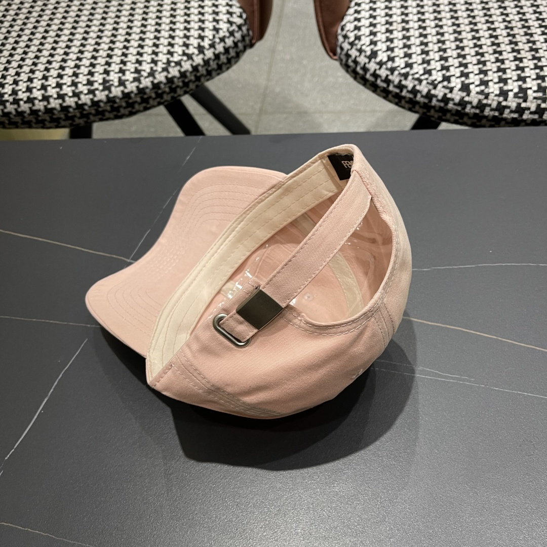  FENDI芬迪，2025新品棒球帽 代购版本！时尚潮流，高端做工！细节看实拍哦