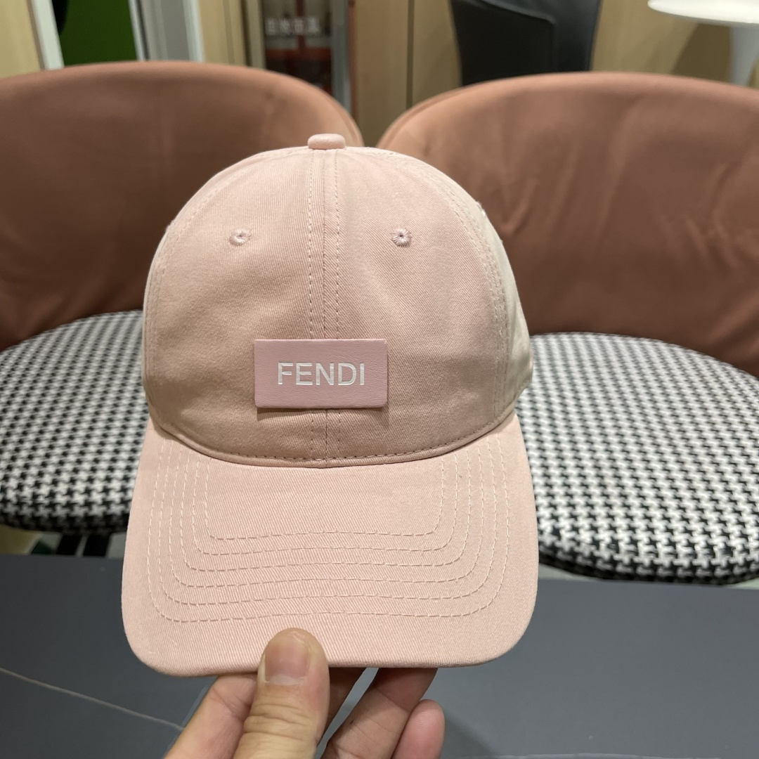  FENDI芬迪，2025新品棒球帽 代购版本！时尚潮流，高端做工！细节看实拍哦