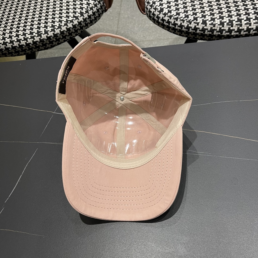  FENDI芬迪，2025新品棒球帽 代购版本！时尚潮流，高端做工！细节看实拍哦