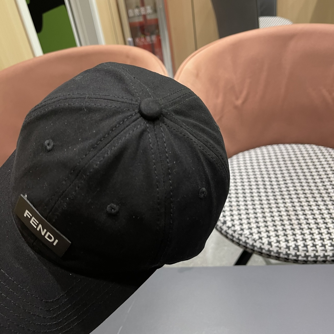  FENDI芬迪，2025新品棒球帽 代购版本！时尚潮流，高端做工！细节看实拍哦