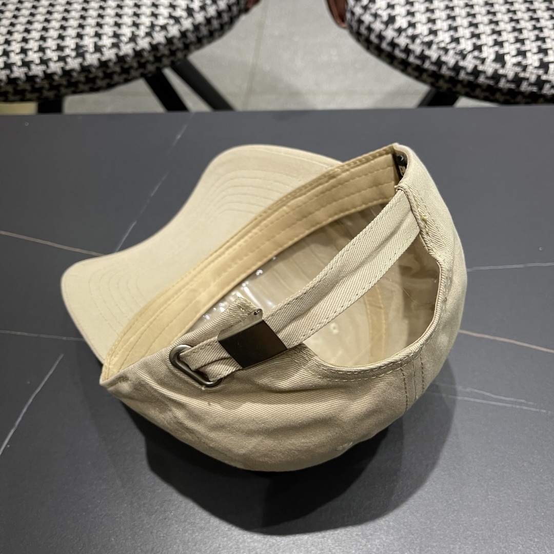  FENDI芬迪，2025新品棒球帽 代购版本！时尚潮流，高端做工！细节看实拍哦