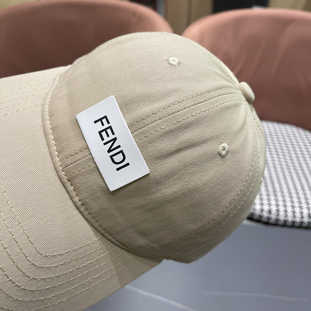  FENDI芬迪，2025新品棒球帽 代购版本！时尚潮流，高端做工！细节看实拍哦
