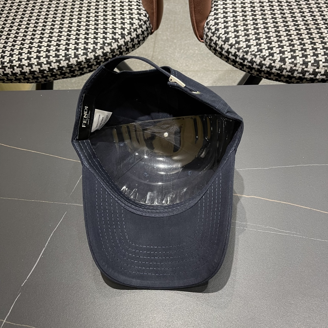  FENDI芬迪，2025新品棒球帽 代购版本！时尚潮流，高端做工！细节看实拍哦