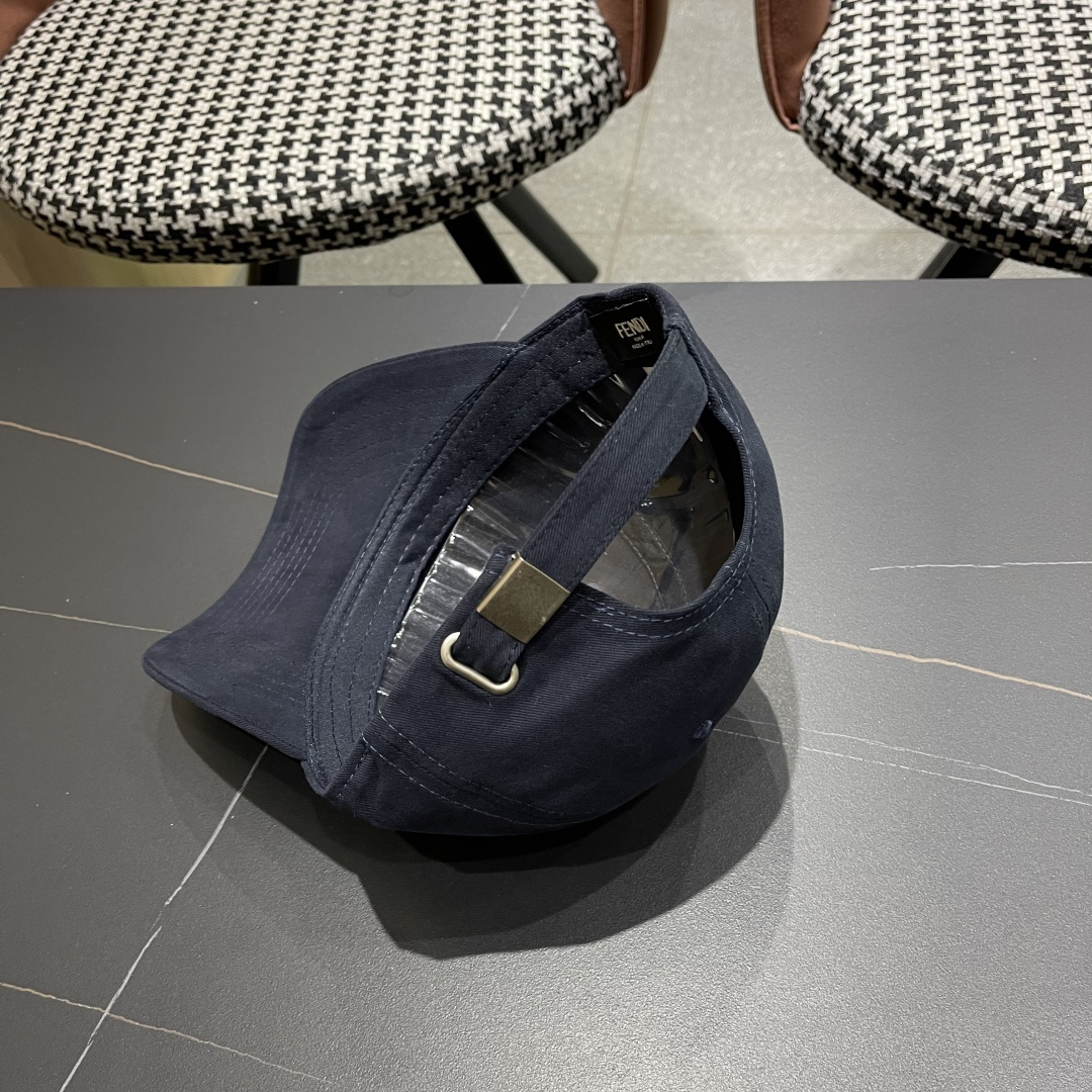  FENDI芬迪，2025新品棒球帽 代购版本！时尚潮流，高端做工！细节看实拍哦