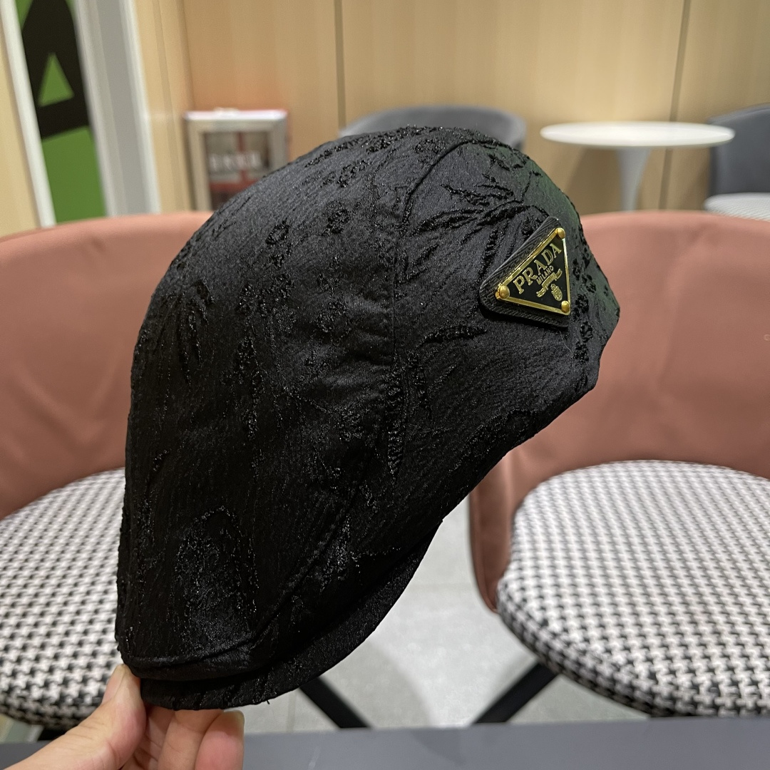  普拉达2025新款国风提花时尚精致感前进帽男女透气优雅百
搭高街风鸭舌帽
