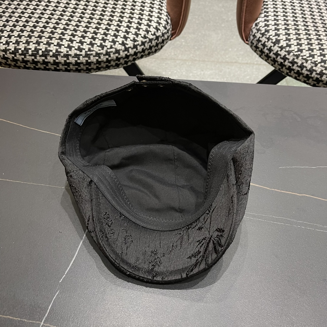  普拉达2025新款国风提花时尚精致感前进帽男女透气优雅百
搭高街风鸭舌帽