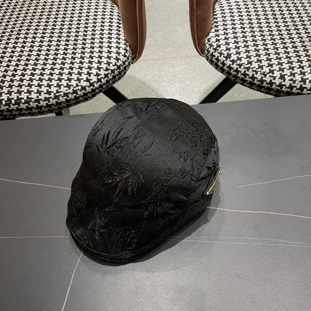  普拉达2025新款国风提花时尚精致感前进帽男女透气优雅百
搭高街风鸭舌帽