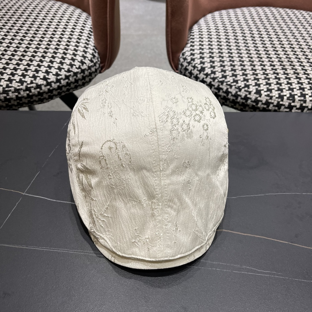  普拉达2025新款国风提花时尚精致感前进帽男女透气优雅百
搭高街风鸭舌帽