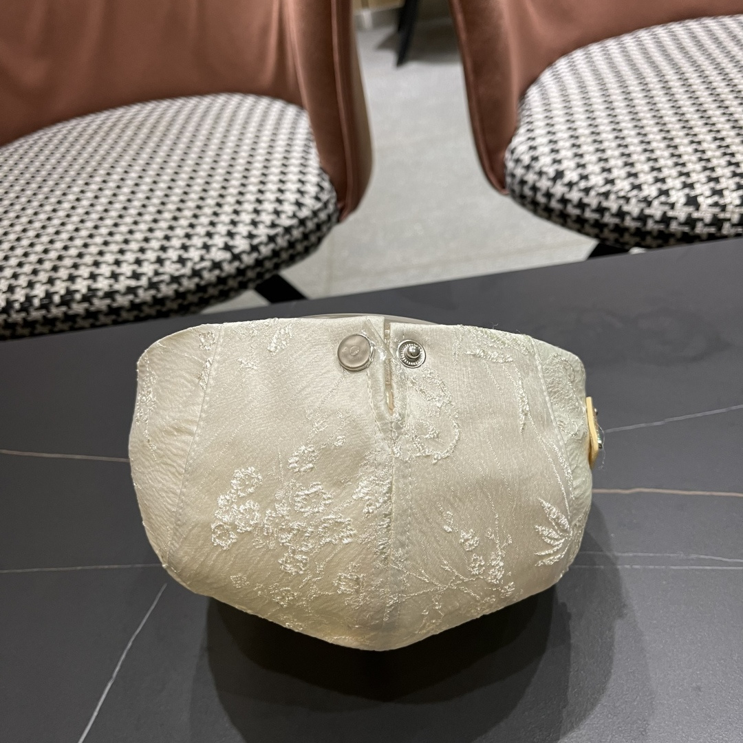  普拉达2025新款国风提花时尚精致感前进帽男女透气优雅百
搭高街风鸭舌帽