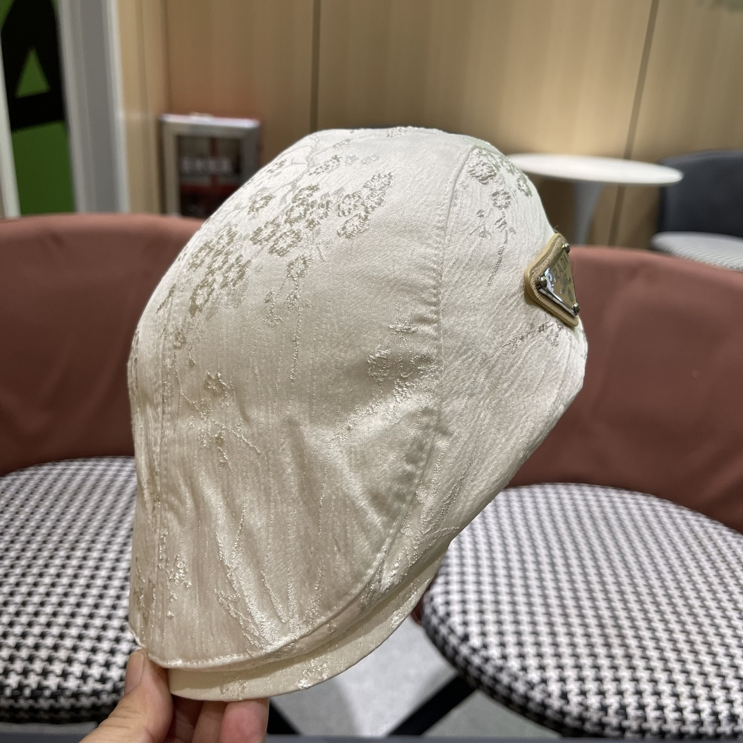  普拉达2025新款国风提花时尚精致感前进帽男女透气优雅百
搭高街风鸭舌帽