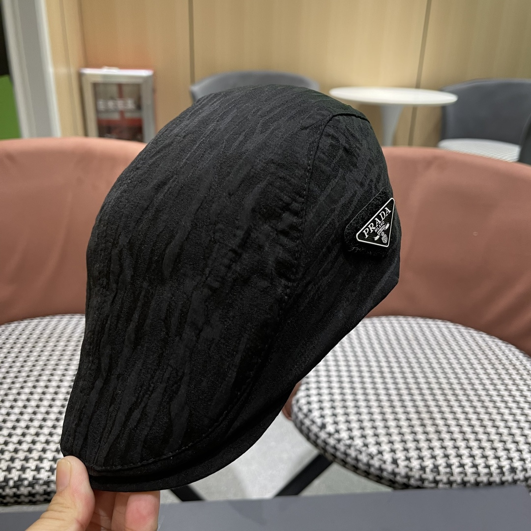 普拉达2025春夏轻薄透气前进帽时尚复古鸭舌帽
子休闲百搭复古帽子遮阳显脸小