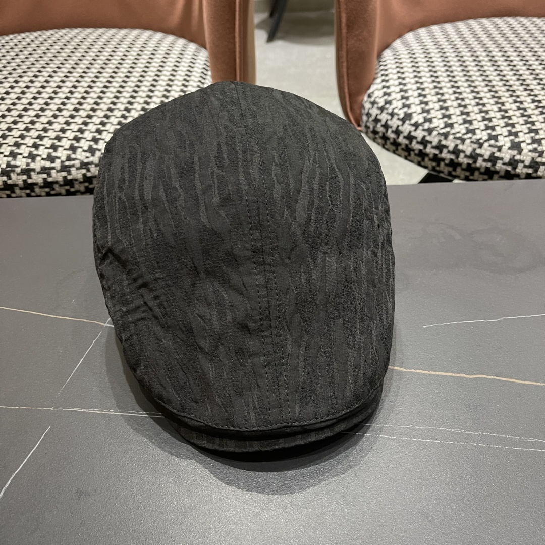  普拉达2025春夏轻薄透气前进帽时尚复古鸭舌帽
子休闲百搭复古帽子遮阳显脸小