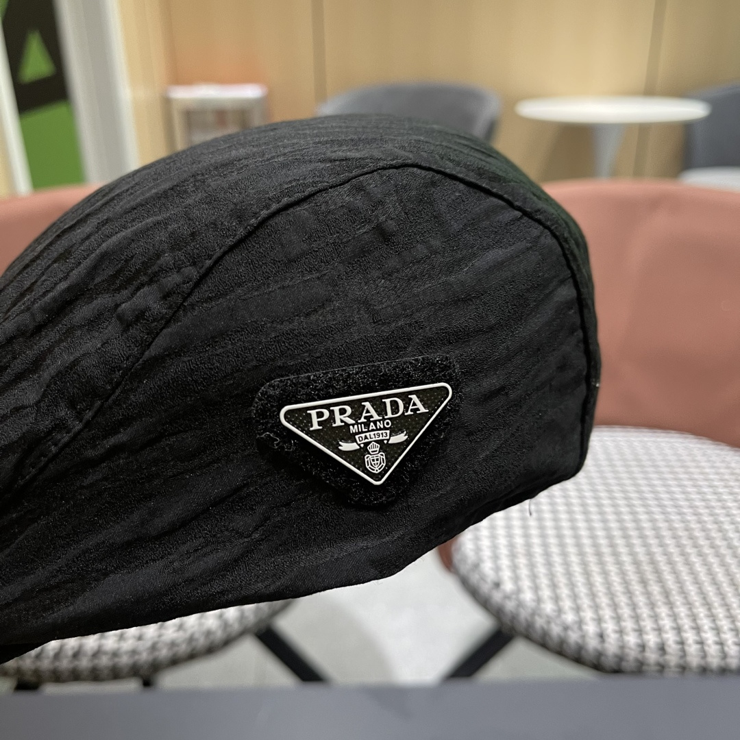  普拉达2025春夏轻薄透气前进帽时尚复古鸭舌帽
子休闲百搭复古帽子遮阳显脸小