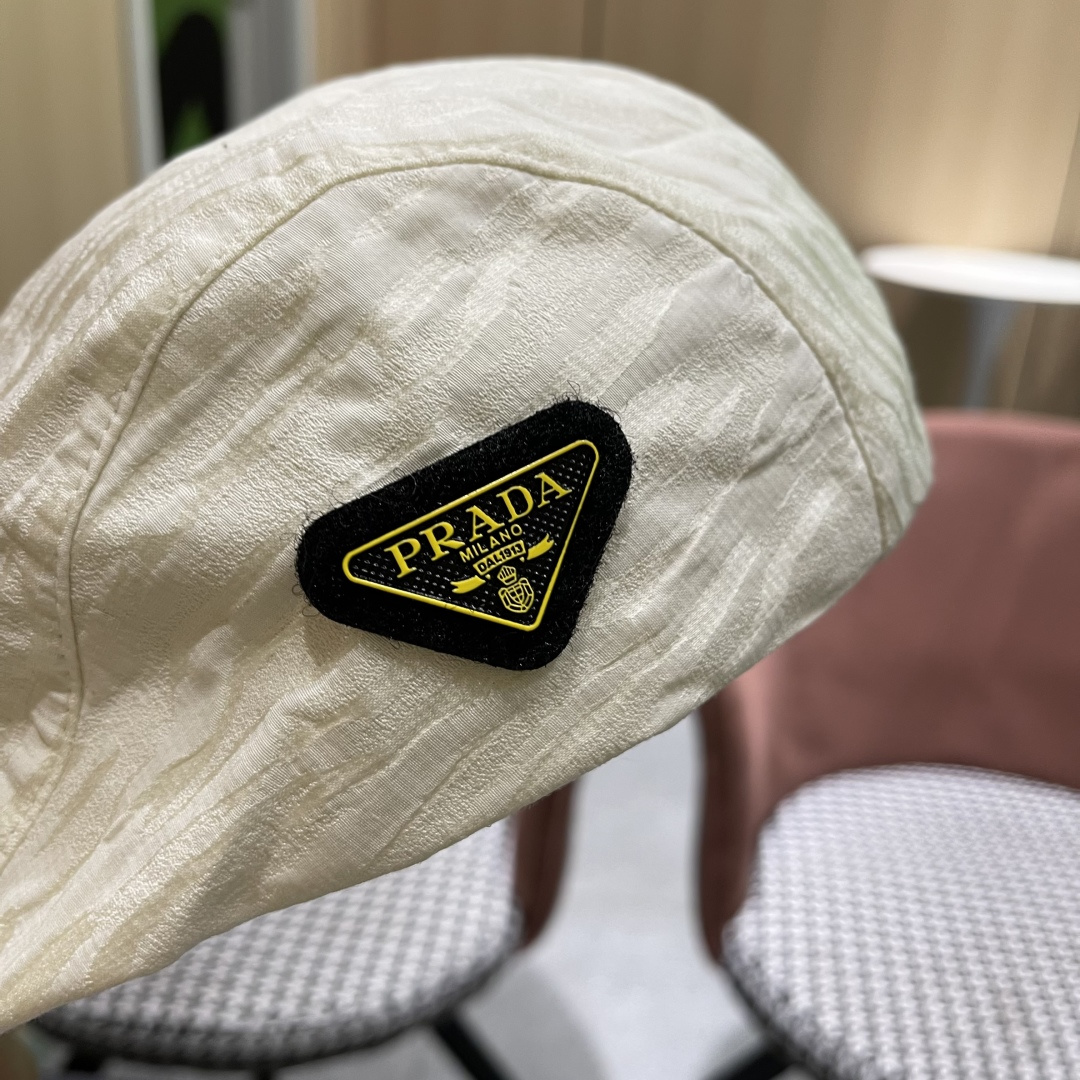  普拉达2025春夏轻薄透气前进帽时尚复古鸭舌帽
子休闲百搭复古帽子遮阳显脸小