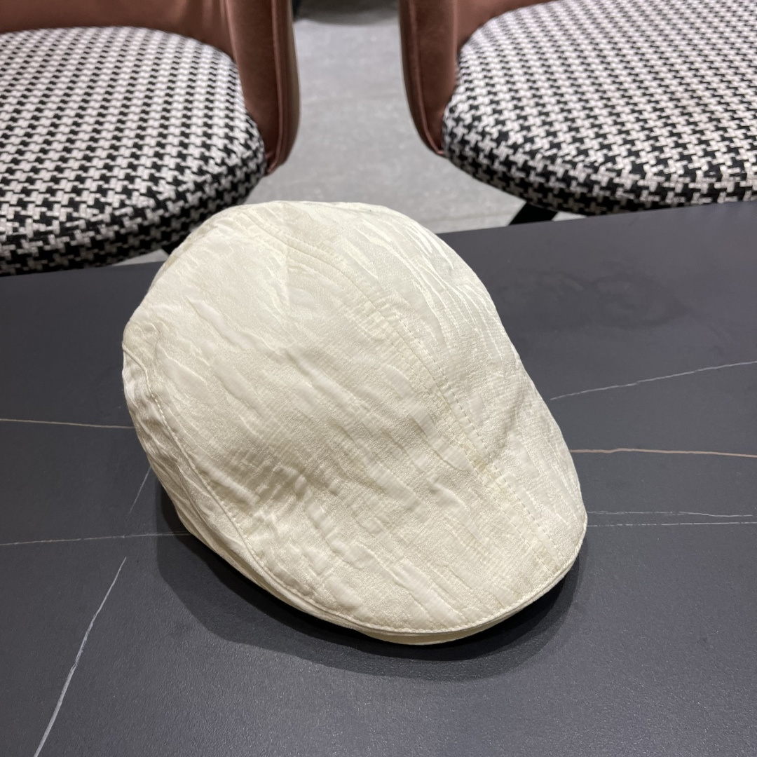  普拉达2025春夏轻薄透气前进帽时尚复古鸭舌帽
子休闲百搭复古帽子遮阳显脸小