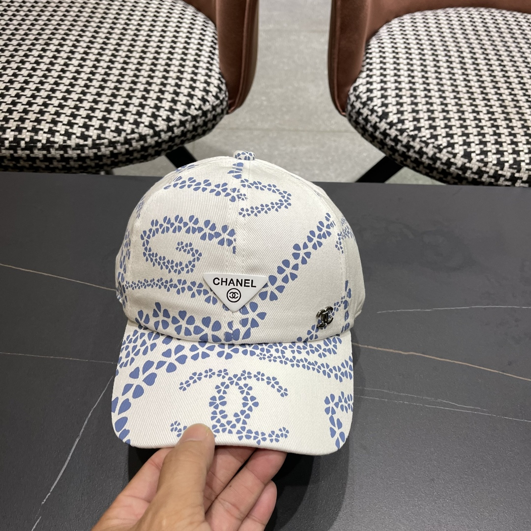 香奈儿CHANEL 新款做旧牛仔双c棒球帽鸭舌帽
时尚休闲设计 跑量新品